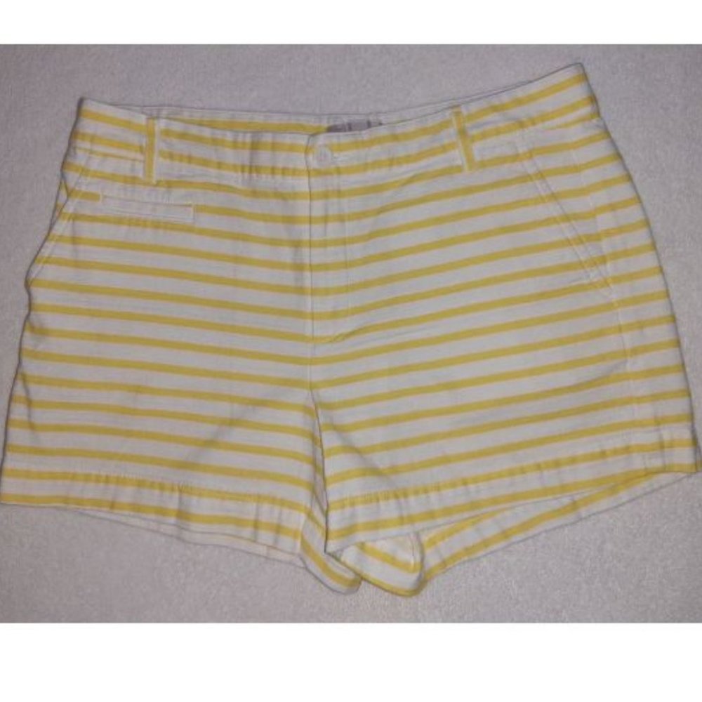 GAP ** Ladies' Summer shorts with 32" waist